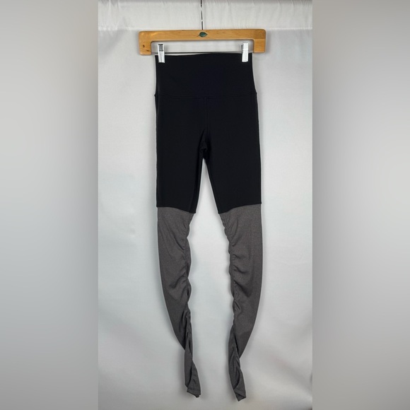ALO Yoga Leggings - Picture 1 of 3